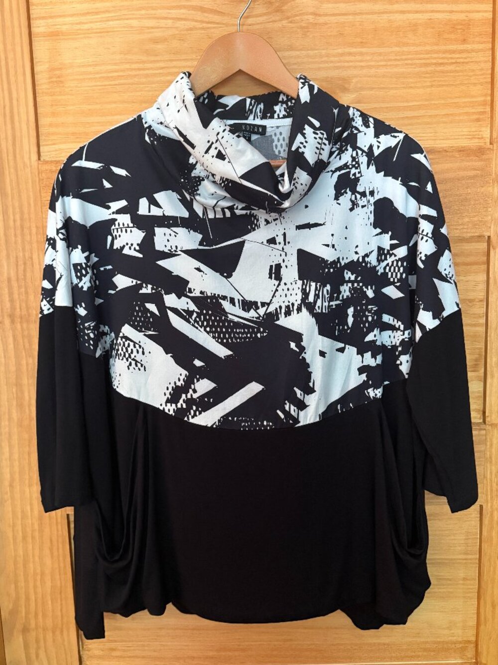 Kozan Mock Neck Black White Abstract Asymmetric Tunic Top Lagenlook size S